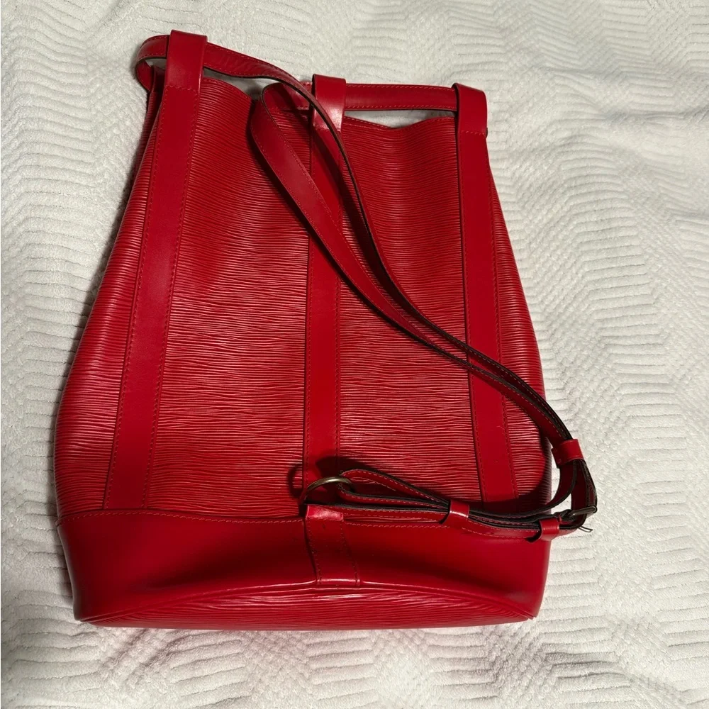 Louis Vuitton Vibrant Red Epi Leather Sling Bag - Picture 13 of 16